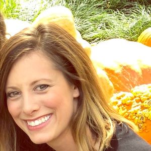 Meet your Posher, Whitney